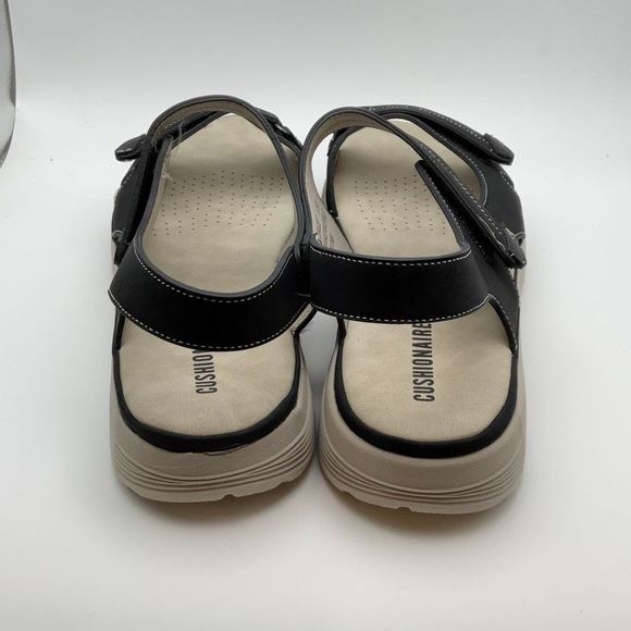 CUSHIONAIRE Women's comfort footbed outdoor sandal with adjustable strap SIZE 9. - Picture 3 of 6